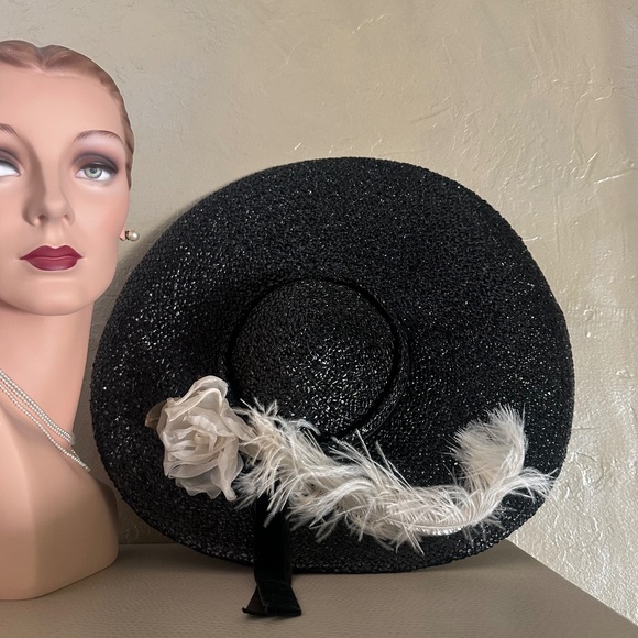 SPLENDID 1950s\' BLACK STRAW CARWHEET HAT + WHITE FABRIC ROSE & OSTRICH FEATHER main image 7